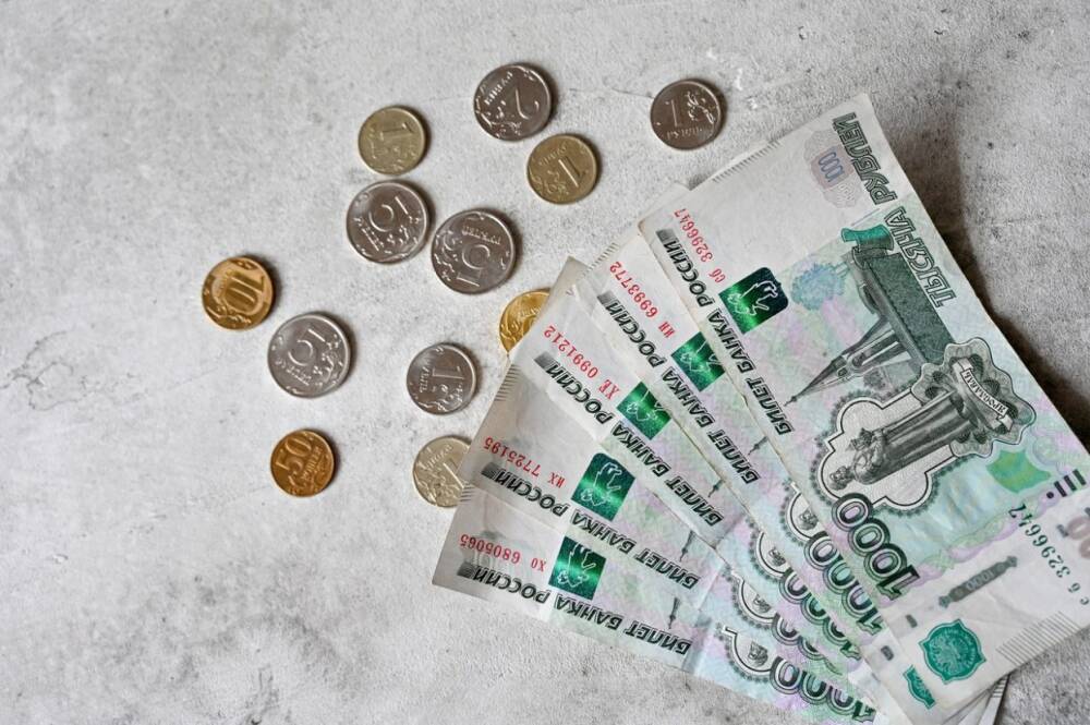 Российским пенсионерам выплатят в декабре по 2000 рублей