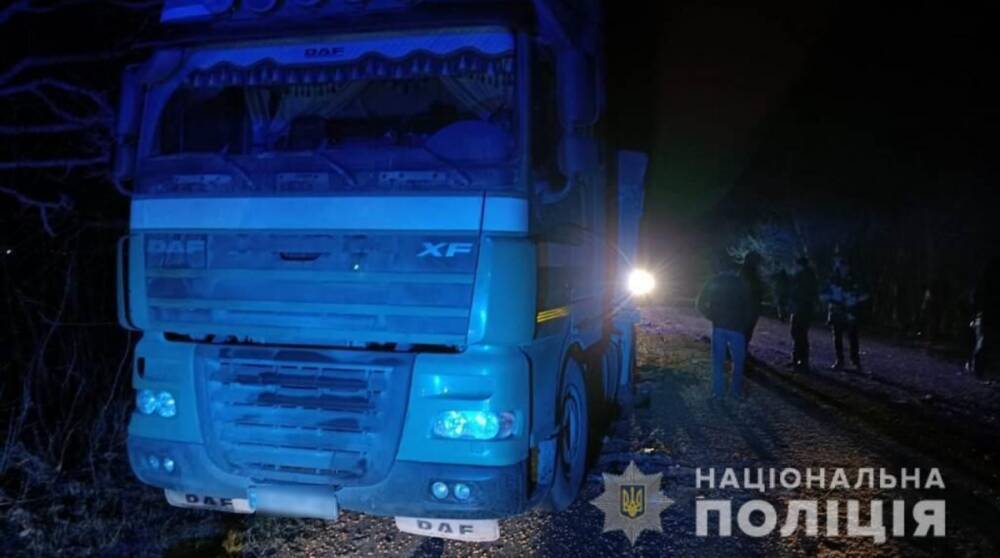 Под Одессой произошло смертельное ДТП с участием трех грузовиков