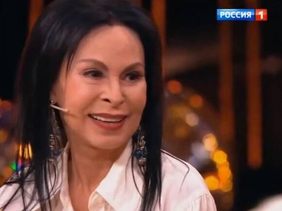 Пострадавшая при пожаре певица Марина Хлебникова перенесла операцию по восстановлению кожи