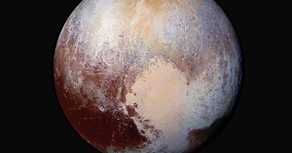 Ученые выяснили, откуда на Плутоне взялся регион в форме сердца