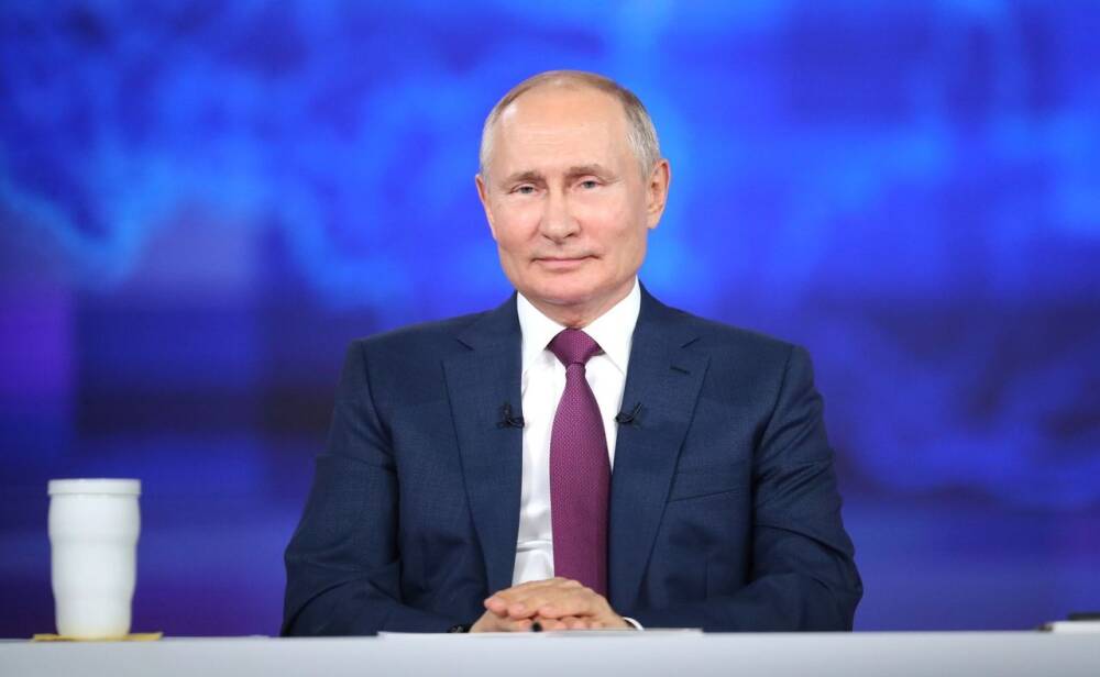 Путин призвал кабмин повышать пенсии по уровню инфляции в 2022 году