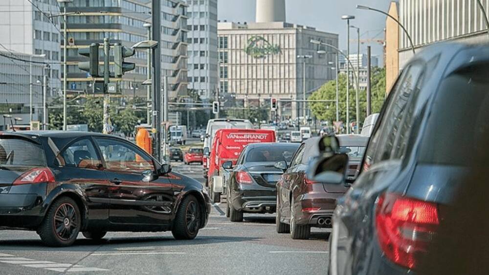 Заторы в Германии: водители проводят в пробках 6 дней в году