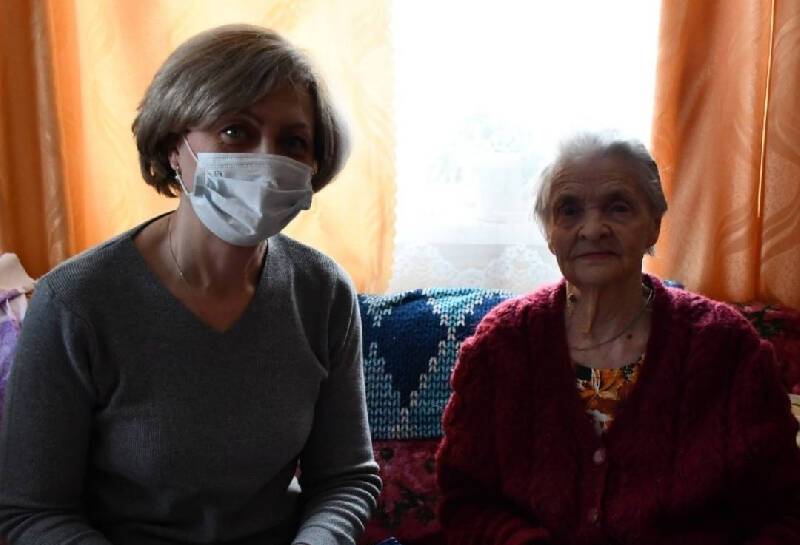 В Смоленском районе ветеран войны отметила 90-летний юбилей