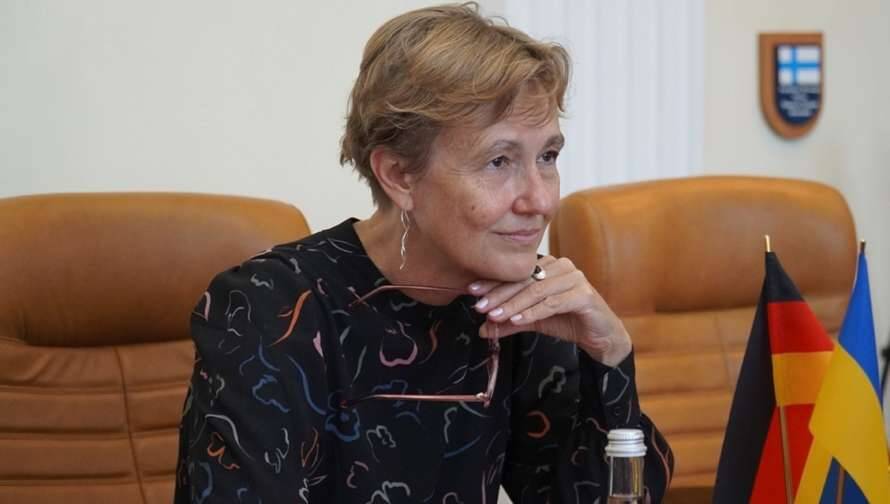 Посол ФРГ в обращении к проживающим в Украине немцам оценила вероятность нападения РФ на Украину