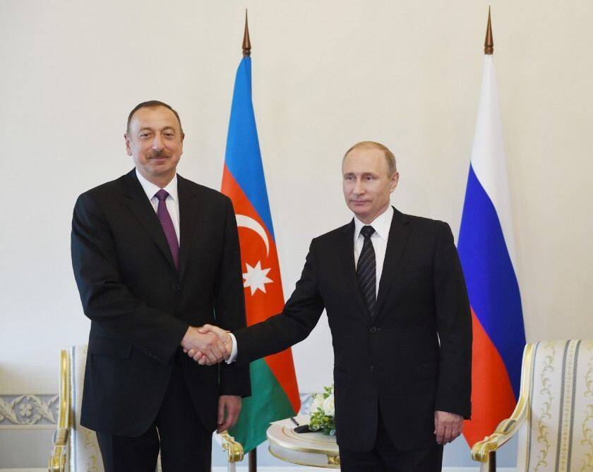 Президент России Владимир Путин поздравил Президента Ильхама Алиева