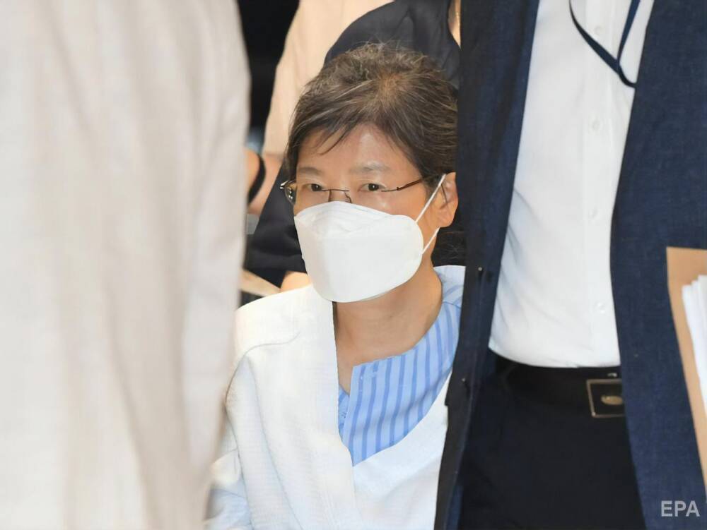 Южная Корея помиловала экс-президента. Она была осуждена на 22 года за корупцию