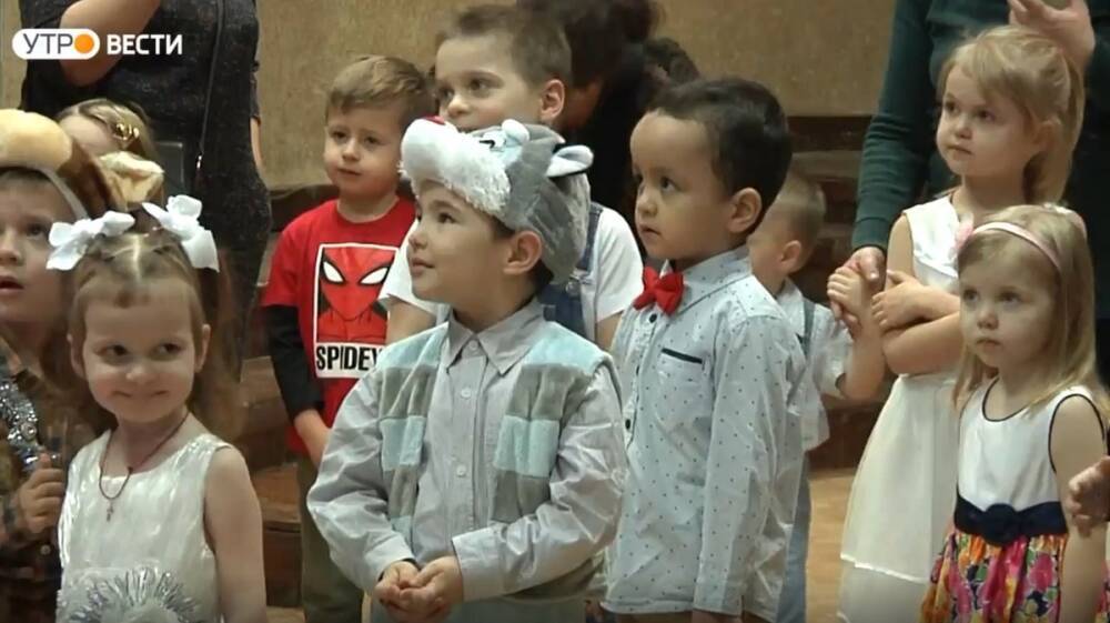 Депутат воронежской облдумы организовала новогодний утренник детям из многодетных семей