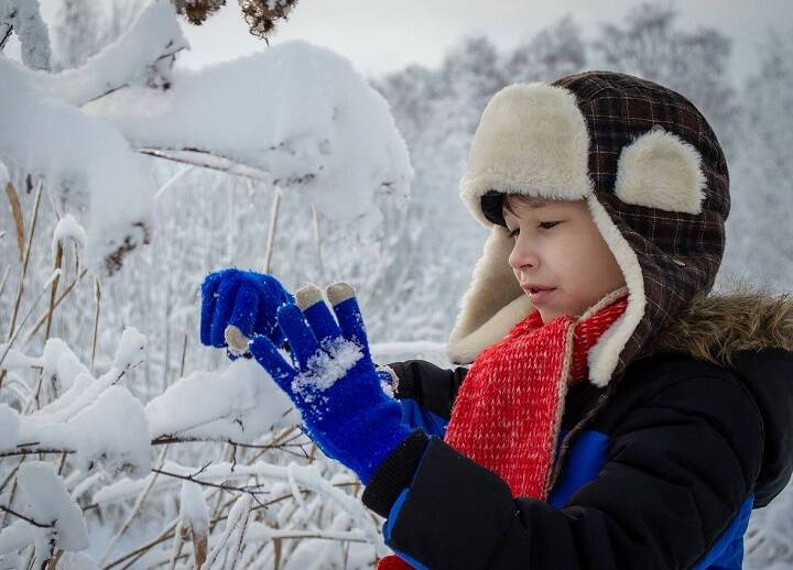 Чем занять ребенка в зимние каникулы? Психолог - о том, как отдохнуть с пользой