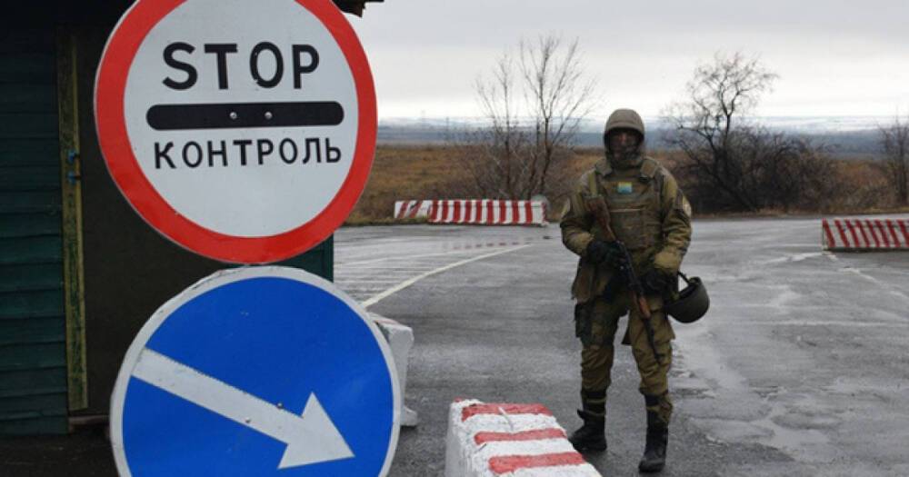 Боевики продолжают блокировать движение через КПВВ в районе ООС