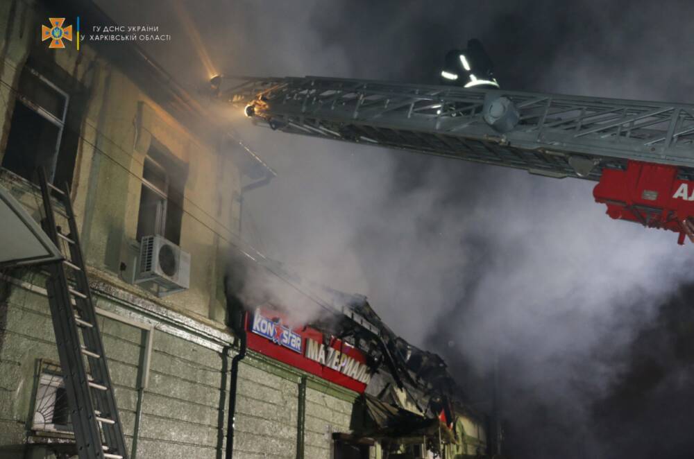В Харькове больше 9 часов тушили масштабный пожар