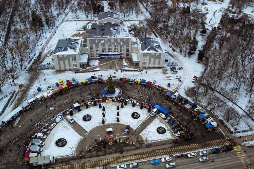 Новогодняя ярмарка в Невинномысске собрала десятки тысяч человек