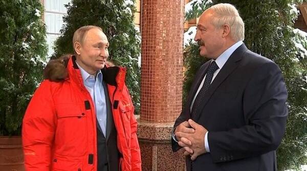 Лукашенко убедил Путина оставить его у власти до 2025 года – СМИ