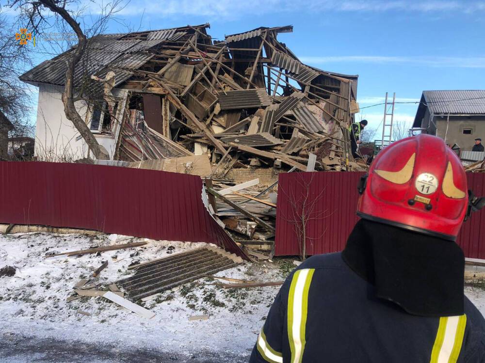 По факту взрыва в жилом доме во Львовской области полиция начала расследование