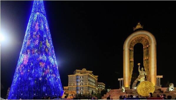 Без салюта и концертов: как встретить Новый год в Душанбе