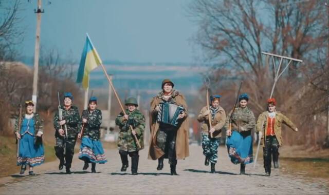 Политические мемы: О воинском учете для женщин в Украине (видео)
