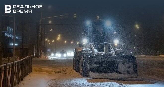 Этой ночью от снега улицы Казани убирают 56 дорожных рабочих и 313 единиц спецтехники