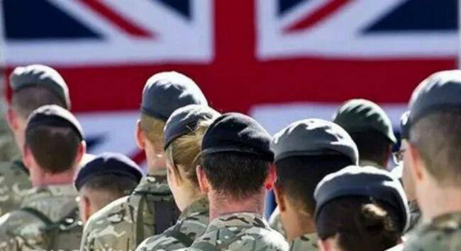 Великобритания готовит эвакуацию своих военных из Украины — Daily Express