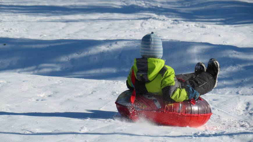 Омбудсмен перечислила основные риски для детей на зимних каникулах