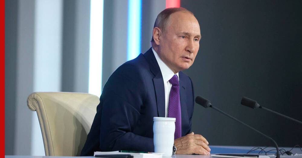 Путин дал поручения о выплатах медикам, работающим с ковидными пациентами