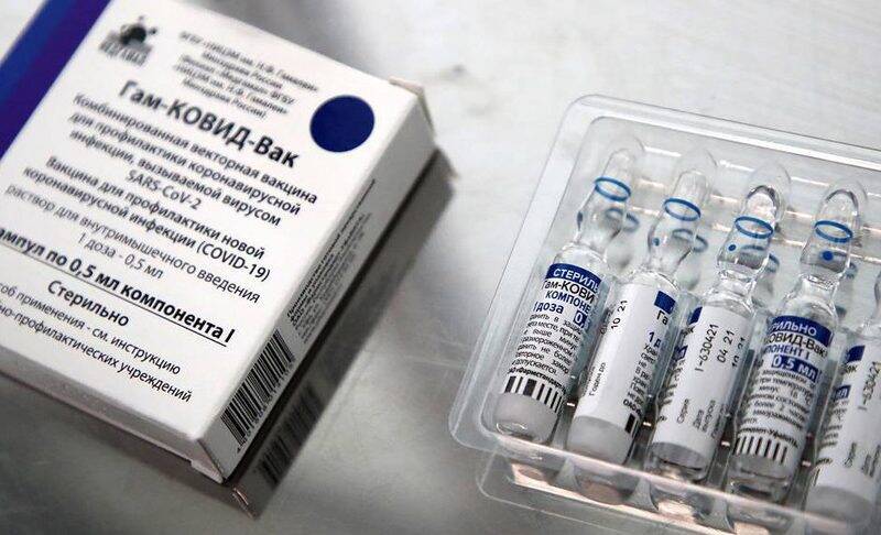 «Никакой политики здесь нет»: ВОЗ снова сдвинула сроки одобрения российской вакцины «Спутник V»