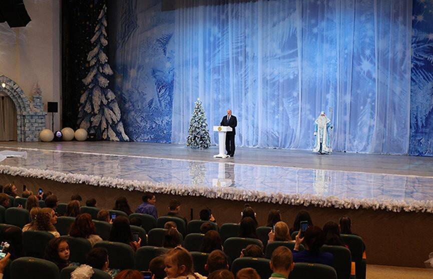 Лукашенко: каждый маленький белорус знает, что бесконечно дорог своей стране