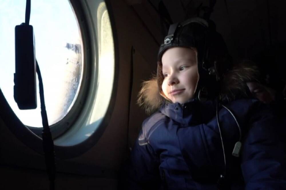 Шойгу исполнил мечту ребенка из Владимирской области полетать на вертолете