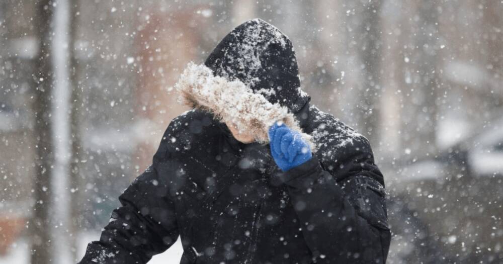 Почти по всей Украине пройдет снег. Спасатели предупредили об отключениях света из-за погоды