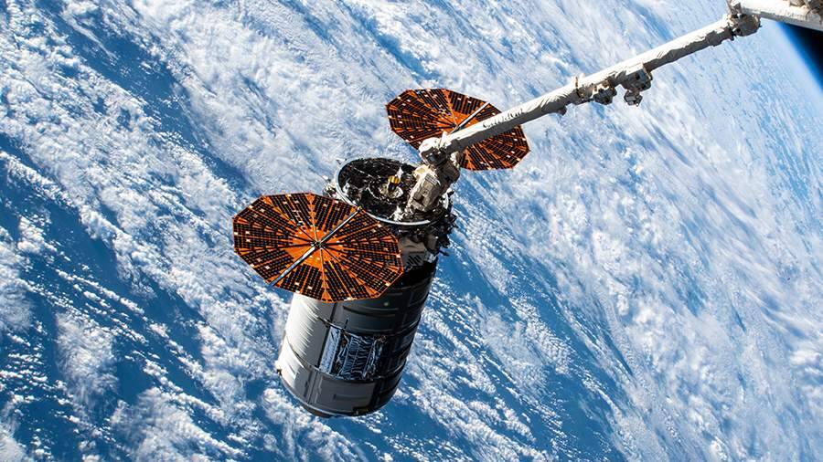 Спутник-буксир уведет космический мусор с орбиты