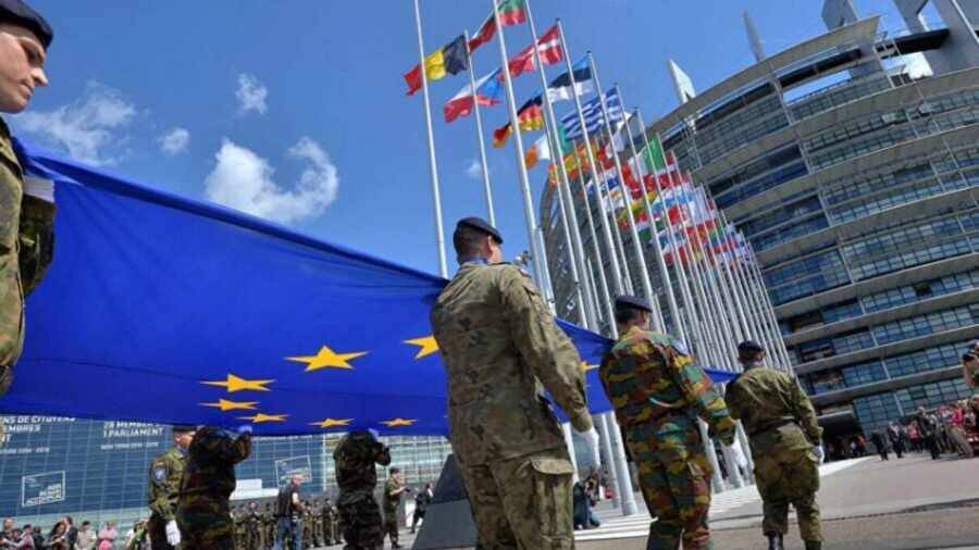 ЕС планирует создать на Украине военную консультативную и тренировочную миссию