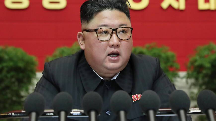Британская газета сравнила фото Ким Чен Ына до и после похудения