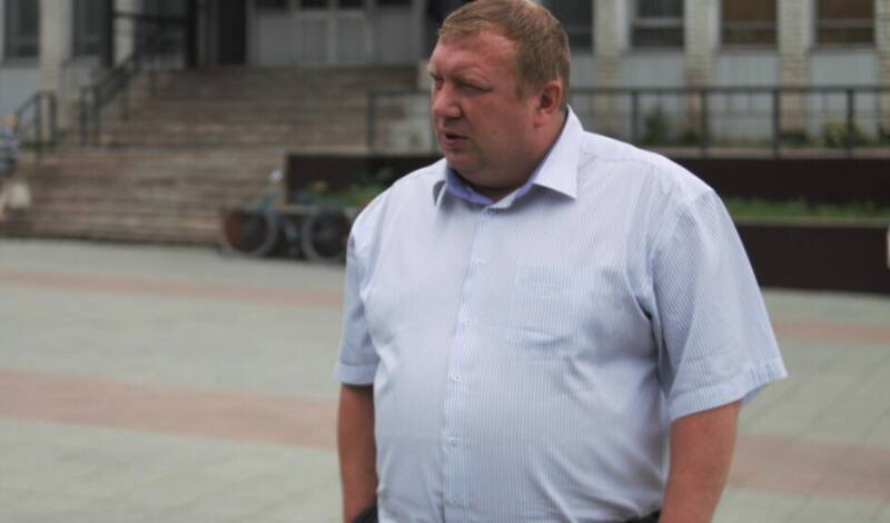Бывшего главу городского округа на Сахалине осудили на усолвный срок за вязтку