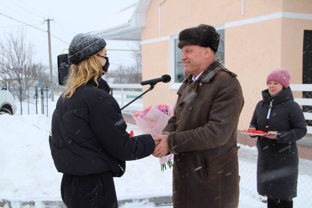 Четверо детей-сирот Волоконовского района получили ключи от новых квартир