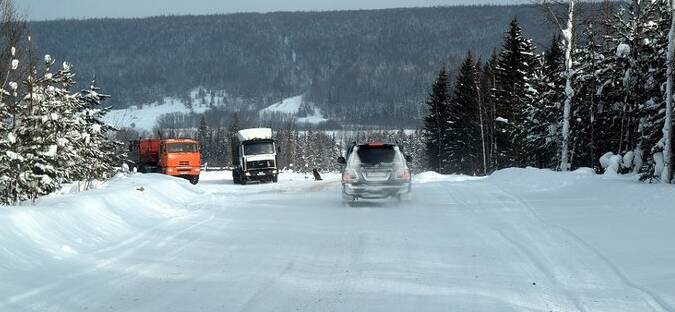 В Приангарье открыли первую зимнюю дорогу и еще одну ледовую переправу