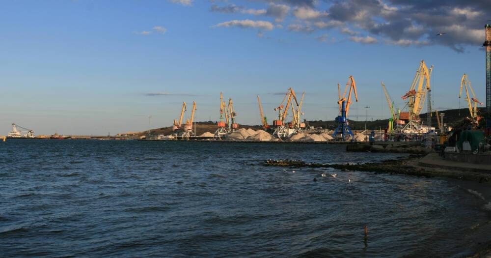 В аннексированном Крыму "власть" отдаст порты в Феодосии и Керчи в федеральную собственность РФ