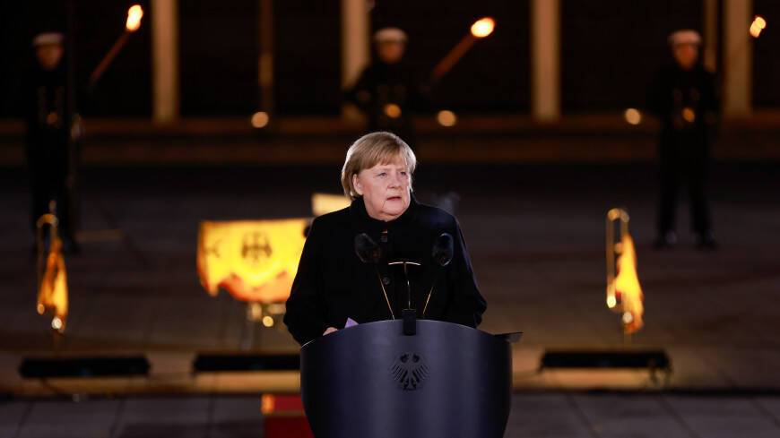 В Берлине торжественно проводили Ангелу Меркель с поста канцлера Германии