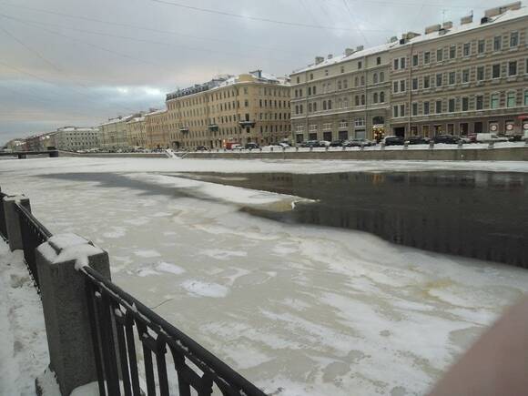 В Петербурге минус шесть и снегопад