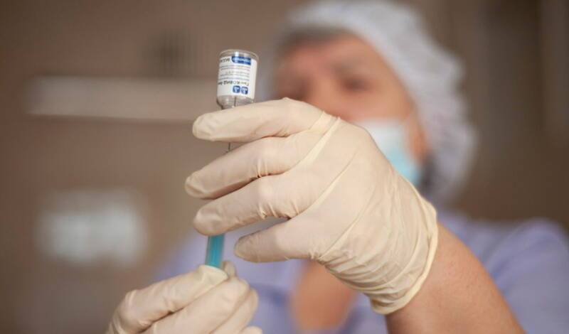 Испания отказалась от обязательной вакцинации населения от коронавируса