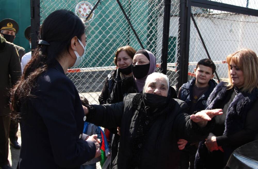 В Азербайджане среди подпавших под амнистию 65 женщин