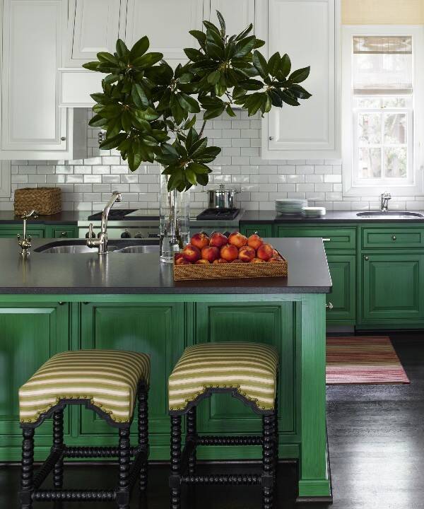 Зеленый цвет на кухне: 40+ ярких примеров