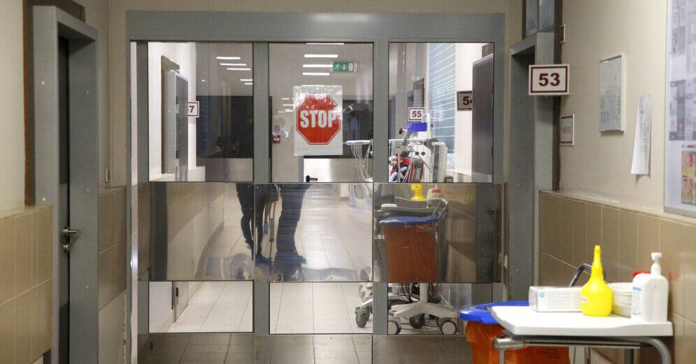 В четверг в Латвии - 723 новых случая коронавируса, умерли 16 человек