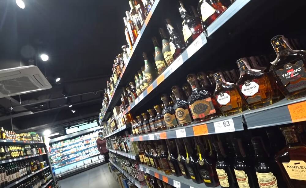 Праздники будем отмечать "на сухую": в Украине резко взлетят цены на алкогольные напитки – названы цифры