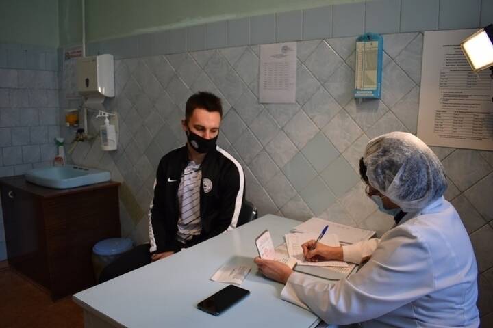 Футбольная команда «Шахтер» вакцинировалась от коронавируса в ДНР