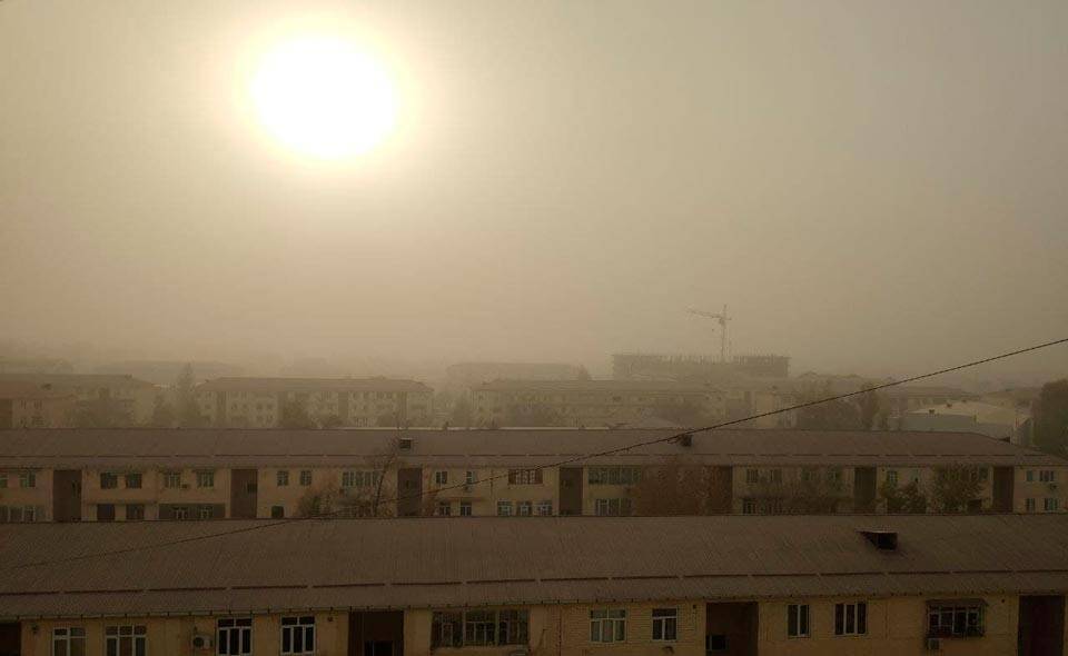 Вы все врете. Узгидромет заявил, что пыльной бури в Ташкенте и в центральных районах республики не было