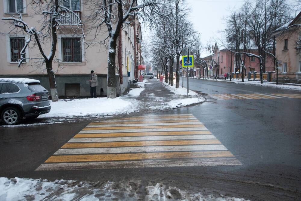 22 пешеходных перехода в Псковской области сделали более безопасными