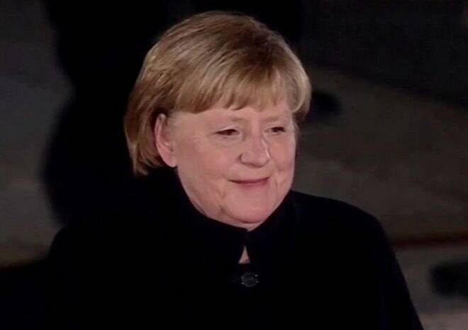 Меркель торжественно проводили с поста канцлера ФРГ