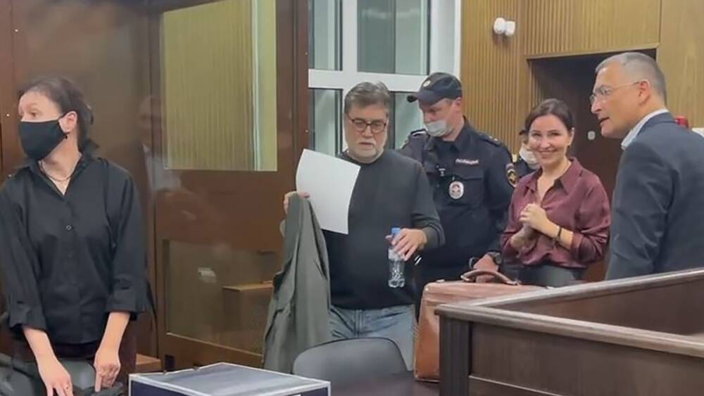 Суд в Москве продлил арест ректору "Шанинки" Сергею Зуеву до 7 марта