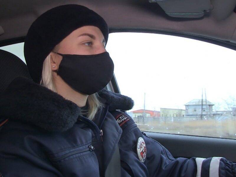 «Анжела, стреляй!»: блондинка из полиции открыла огонь по машине лихачей под Волгоградом