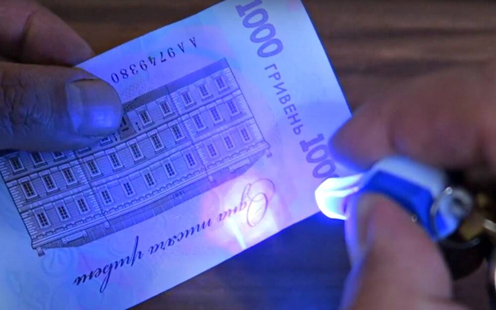 Тысяча за вакцинацию "с подвохом": у Зеленского рассказали, почему украинцы не получат "живые" деньги