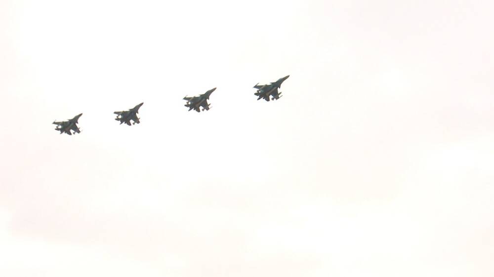 В Воронеже начали летать бомбардировщики Су-24
