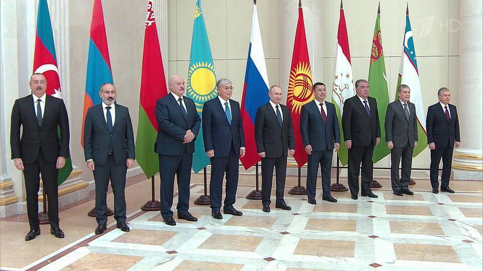 В Санкт-Петербурге проходит неформальный саммит СНГ
